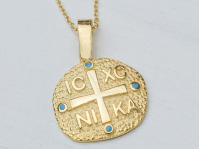 Χρυσό Κωνσταντινάτο με Σμάλτο και Ανάγλυφο Σχέδιο