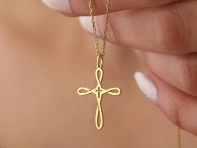 Χρυσός Minimal Σταυρός με Αέρινο Σχεδιασμό